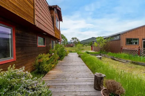 180 Beacon Hill Lane Ashland OR 97520