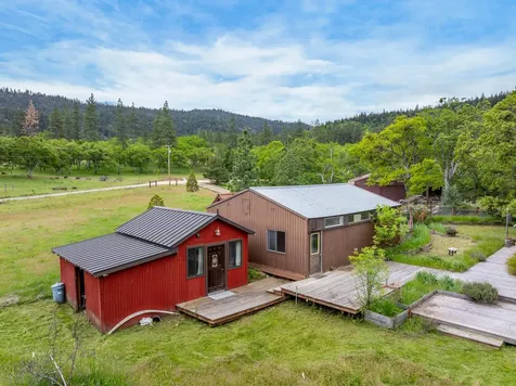 180 Beacon Hill Lane Ashland OR 97520