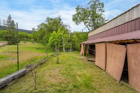 180 Beacon Hill Lane Ashland OR 97520