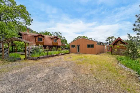 180 Beacon Hill Lane Ashland OR 97520