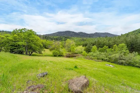 180 Beacon Hill Lane Ashland OR 97520