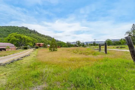 180 Beacon Hill Lane Ashland OR 97520