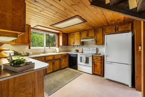 180 Beacon Hill Lane Ashland OR 97520
