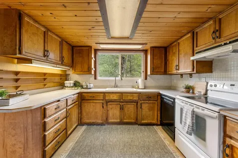 180 Beacon Hill Lane Ashland OR 97520