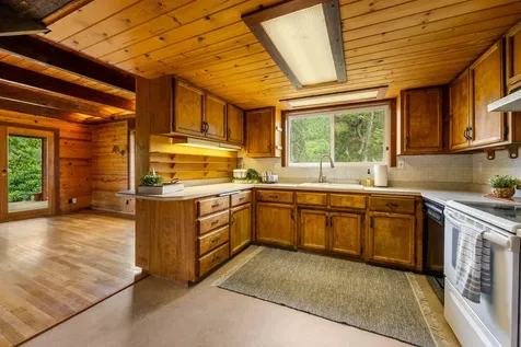 180 Beacon Hill Lane Ashland OR 97520