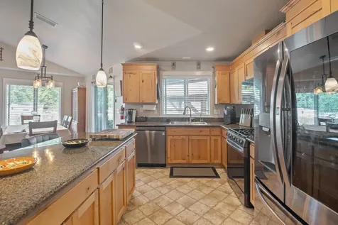 426 SE Cadet Court Grants Pass OR 97527