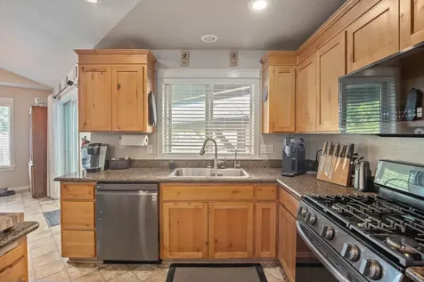 426 SE Cadet Court Grants Pass OR 97527