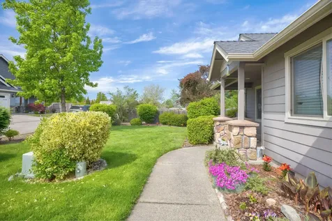 426 SE Cadet Court Grants Pass OR 97527