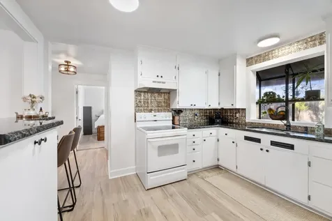 448 S 1st Street Central Point OR 97502