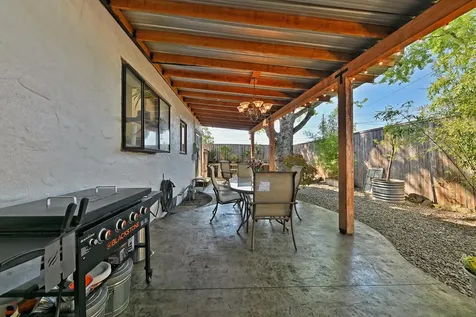 448 S 1st Street Central Point OR 97502