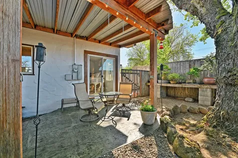 448 S 1st Street Central Point OR 97502
