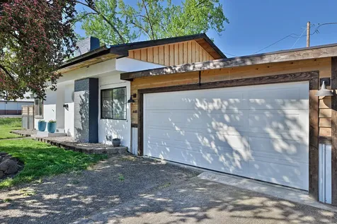 448 S 1st Street Central Point OR 97502