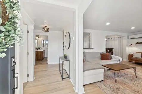448 S 1st Street Central Point OR 97502