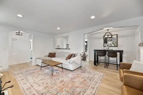 448 S 1st Street Central Point OR 97502