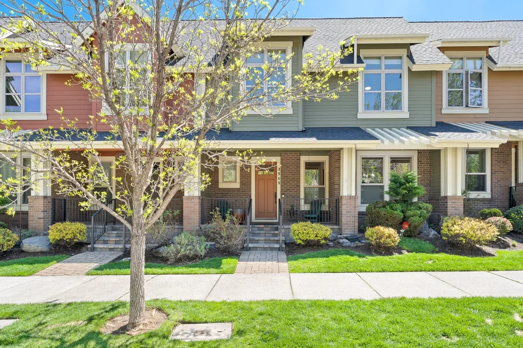 2515 NW Crossing Drive Bend OR 97703