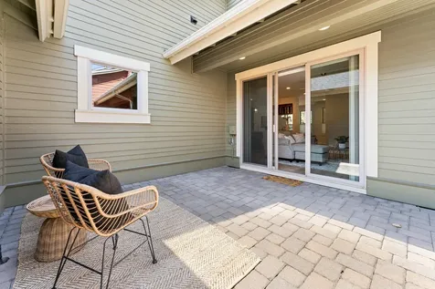 2515 NW Crossing Drive Bend OR 97703
