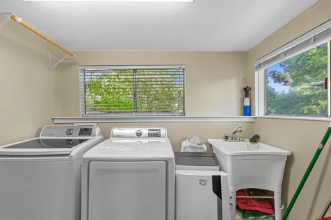 2681 E Mcandrews Road Medford OR 97504