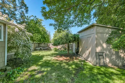 2681 E Mcandrews Road Medford OR 97504