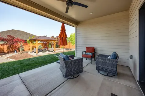 71 Woodlands Drive Eagle Point OR 97524