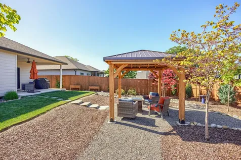 71 Woodlands Drive Eagle Point OR 97524
