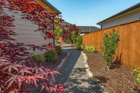 71 Woodlands Drive Eagle Point OR 97524
