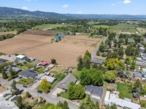 2782 Judy Way Medford OR 97501