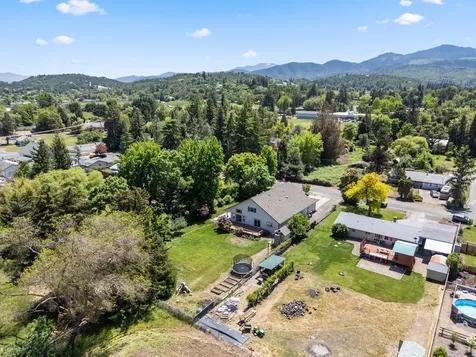 2782 Judy Way Medford OR 97501