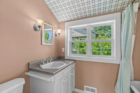 199 Sherman Street Ashland OR 97520