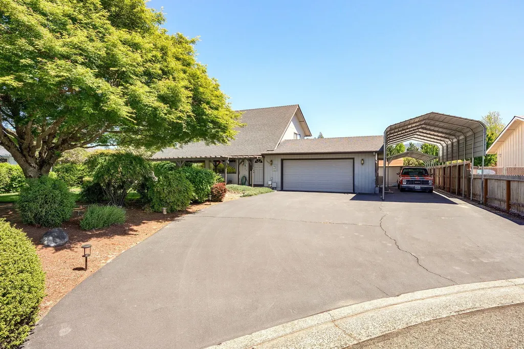 1905 Colorado Lane Grants Pass OR 97527