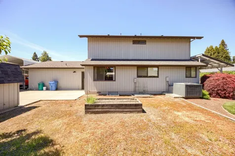 1905 Colorado Lane Grants Pass OR 97527