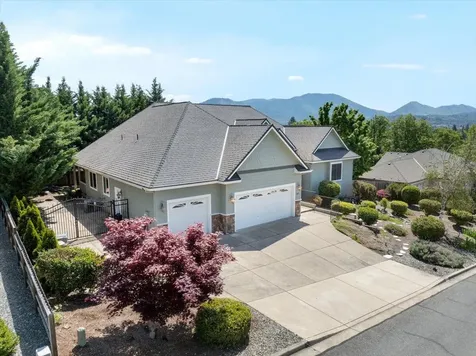 109 NW Fall Run Drive Grants Pass OR 97526