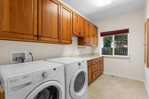 109 NW Fall Run Drive Grants Pass OR 97526