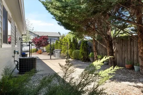 109 NW Fall Run Drive Grants Pass OR 97526