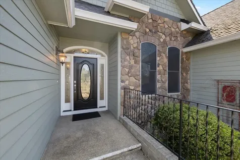 109 NW Fall Run Drive Grants Pass OR 97526