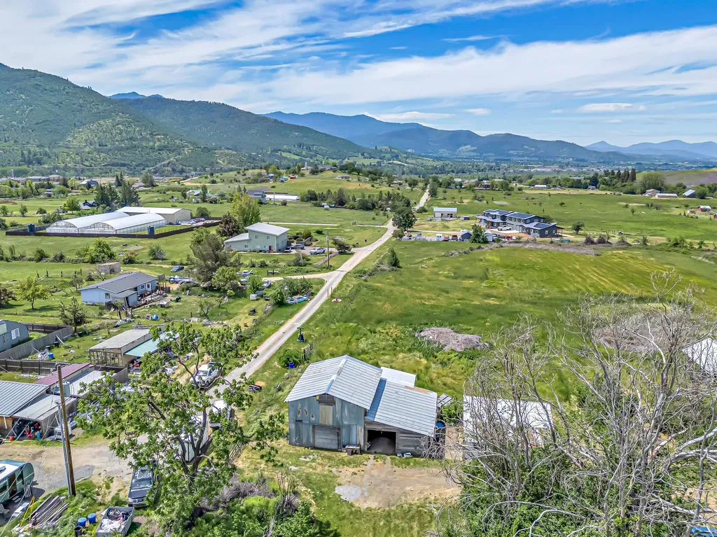 560 E Valley View Road Ashland OR 97520