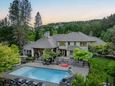 1126 NW Morgan Lane Grants Pass OR 97526