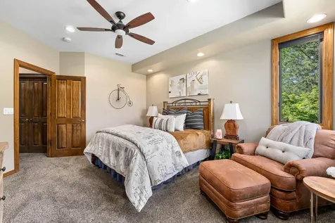 1126 NW Morgan Lane Grants Pass OR 97526