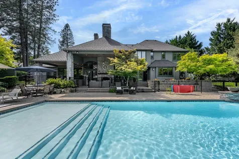 1126 NW Morgan Lane Grants Pass OR 97526