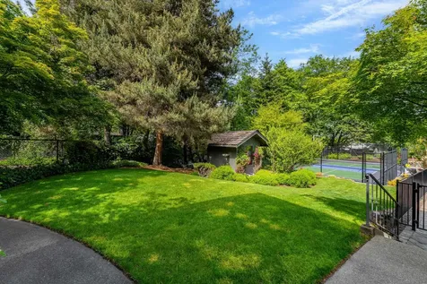 1126 NW Morgan Lane Grants Pass OR 97526