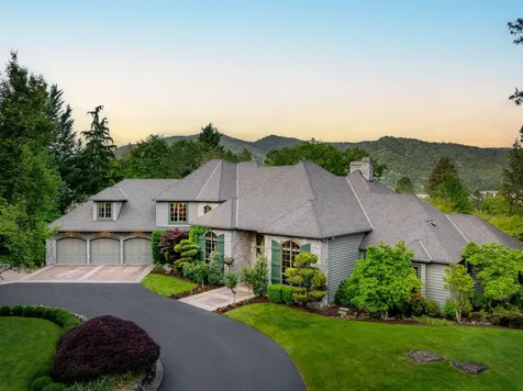1126 NW Morgan Lane Grants Pass OR 97526