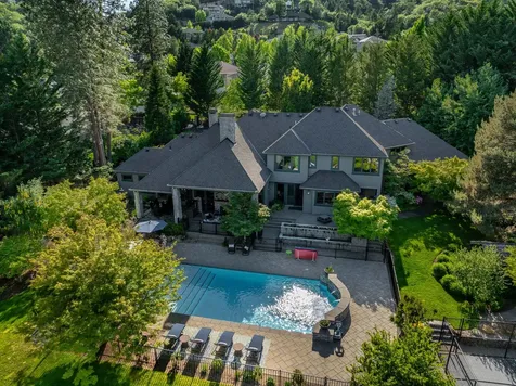 1126 NW Morgan Lane Grants Pass OR 97526