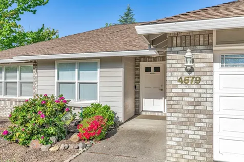 4579 Eagle Trace Drive Medford OR 97504
