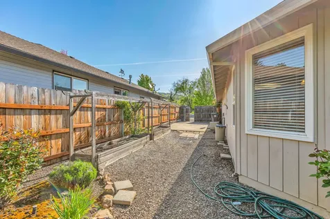 4579 Eagle Trace Drive Medford OR 97504