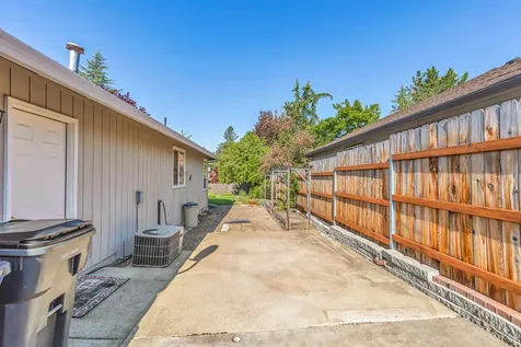 4579 Eagle Trace Drive Medford OR 97504