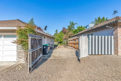 4579 Eagle Trace Drive Medford OR 97504