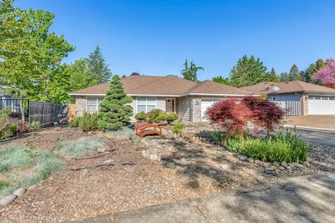 4579 Eagle Trace Drive Medford OR 97504