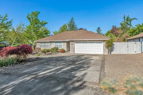 4579 Eagle Trace Drive Medford OR 97504