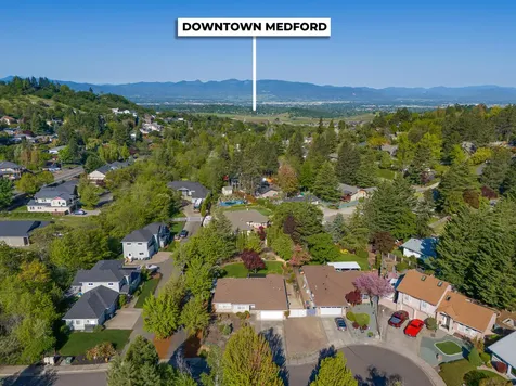 4579 Eagle Trace Drive Medford OR 97504
