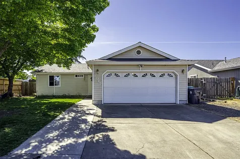 8017 Thunderhead Avenue White City OR 97503