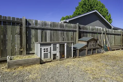 8017 Thunderhead Avenue White City OR 97503